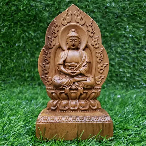 What Are The Characteristics Of The Image Of The Great Japanese Buddha?