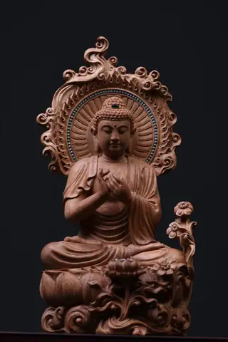 What Are The Characteristics Of The Image Of The Great Japanese Buddha?