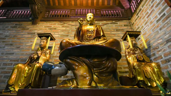 Bức Tượng Phật Ngồi Lưng Vua Độc Nhất Việt Nam Ở Hà Nội - Báo ...