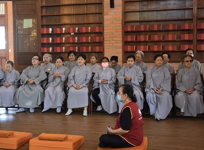 Ánh Sáng Phật Pháp