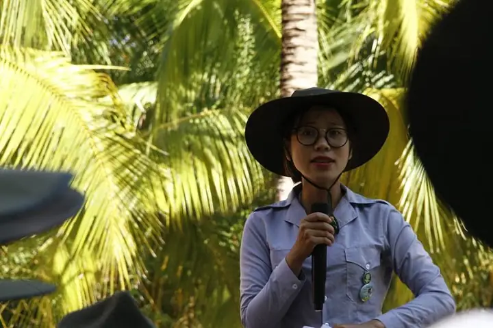 Áo Lam Hiền Dịu