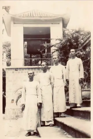 Áo Nhật Bình - Một Biểu Tượng Việt Trong Pháp Phục Phật Giáo