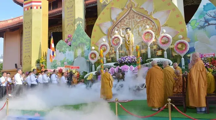 Văn Khấn Cúng Lễ Phật Đản Tại Chùa