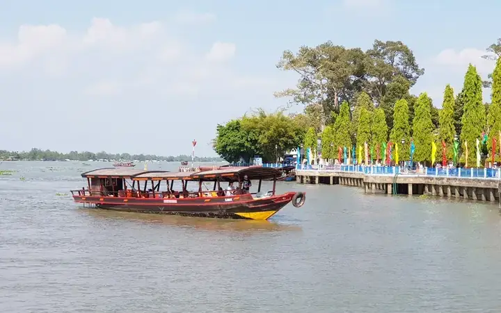 Đi Bộ Hoặc Xe Đạp