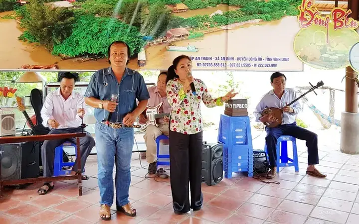 Trải Nghiệm Âm Nhạc Sống Động