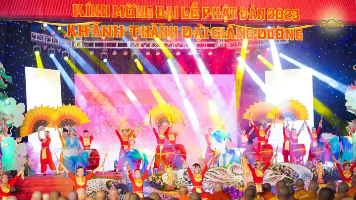 Bài 1: Vạn Con Tim Cùng Hát Mừng Đức Phật Đản Sinh