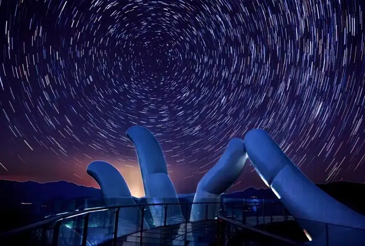 Bàn Tay Phật Ngọc Thái Hồng Tiên Thủ Trung Quốc Trong Ảnh Check-in Của Du Khách