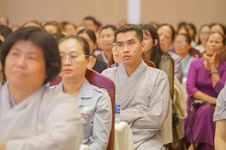 “muốn Bảo Vệ Phật Pháp Thì Tự Thân Chúng Ta Phải Sống Đúng Với Chánh Pháp”