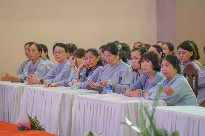 “muốn Bảo Vệ Phật Pháp Thì Tự Thân Chúng Ta Phải Sống Đúng Với Chánh Pháp”