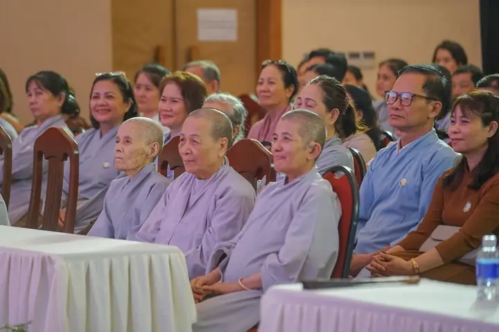 “muốn Bảo Vệ Phật Pháp Thì Tự Thân Chúng Ta Phải Sống Đúng Với Chánh Pháp”