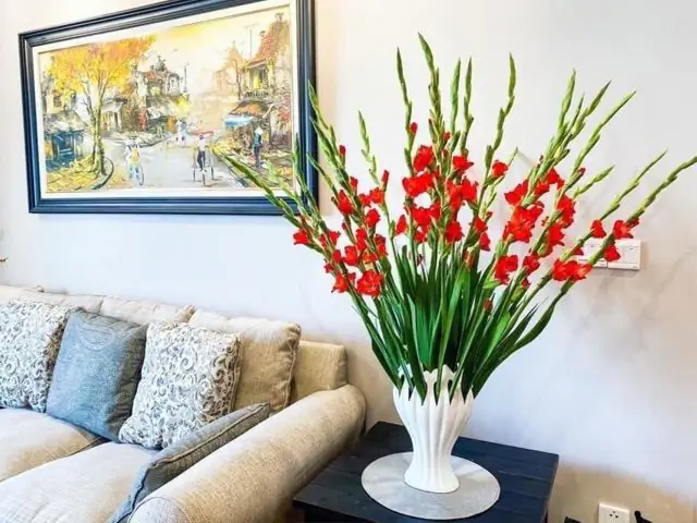 Lọ Cắm Hoa Bàn Tay Phật Men Trắng 28cm