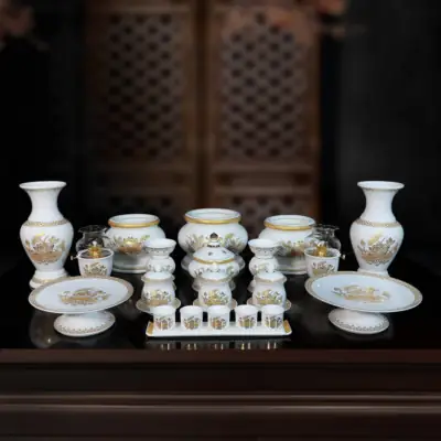 Bộ Đồ Thờ Sứ Trắng Hoa Sen Vàng