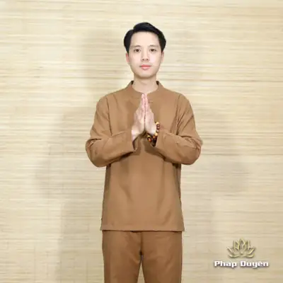 Alternative View Of Bộ Quần Áo Phật Tử Nam Cổ Trụ Tay Dài Vải Linen Màu Nâu Đất, Nhiều Size