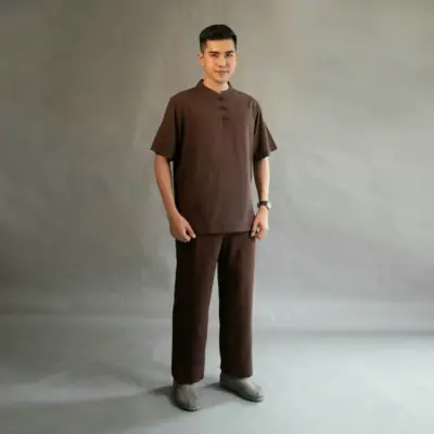 Bộ Cư Sĩ Nam Cổ Trụ Tay Ngắn Vải Linen, Màu Nâu Đen, Nhiều Size