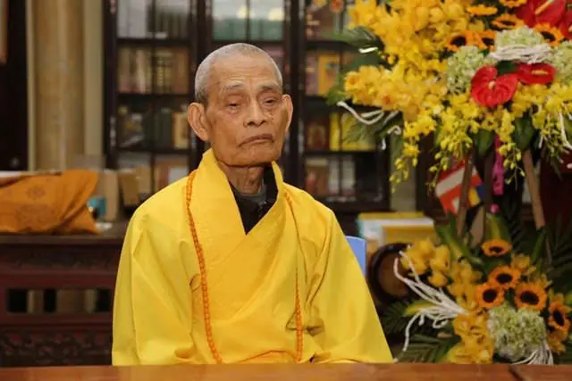 Buôn Tăng Bán Phật