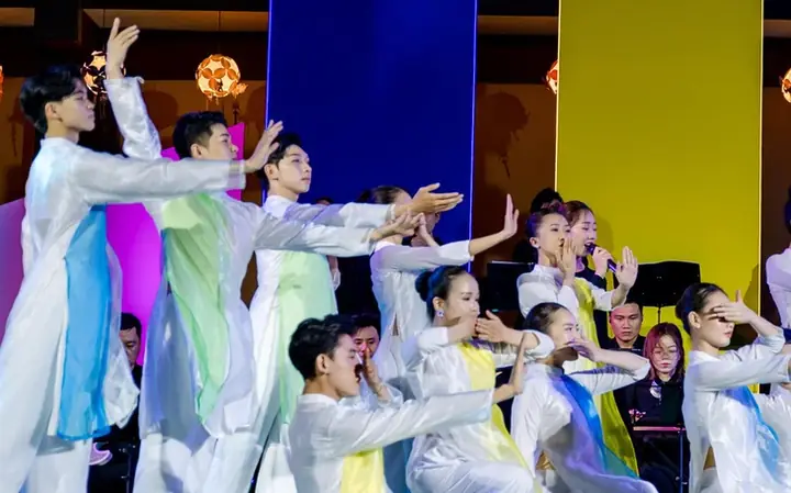 Thủ Tướng Phạm Minh Chính Dự Đại Lễ Phật Đản 2024 Cùng Tăng Ni, Phật Tử