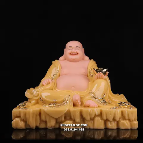 Hình Ảnh Đức Phật Di Lặc Trong Tư Thế Ngồi Nằm Thoải Mái