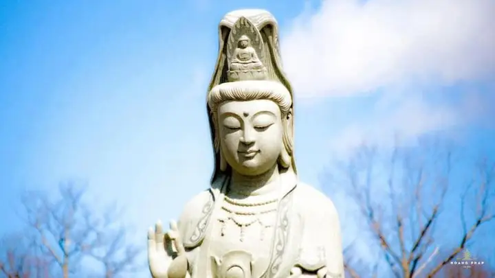 Bồ Tát Quán Thế Âm (avalokiteshvara)