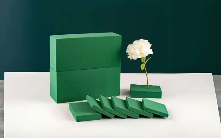 Vai Trò Của Xốp Cắm Hoa Sen