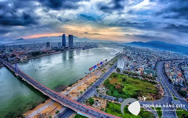 Vẻ Đẹp Lãng Mạn Của Đà Nẵng Những Ngày Chớm Mùa Mưa