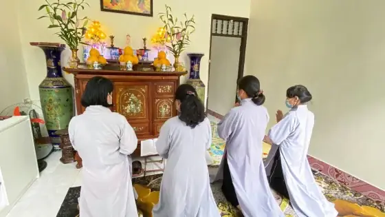 Cách Tụng Kinh Tại Nhà