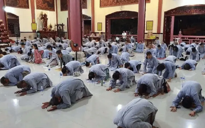 Ý Nghĩa Lạy Kinh Vạn Phật