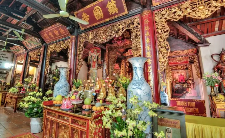 Không Sắm Sửa Vàng Mã, Tiền Vàng Để Lễ Phật