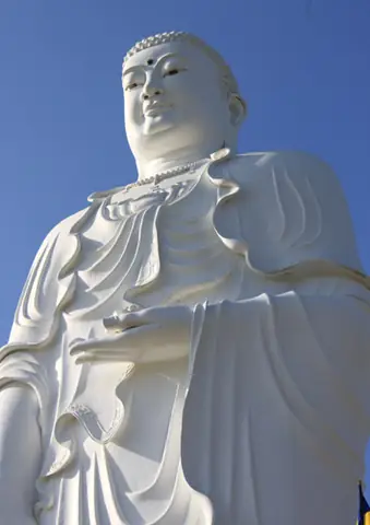 Chiêm Ngưỡng Bức Tượng Phật A Di Đà Lớn Nhất Việt Nam Tại Nha Trang, Khánh Hòa