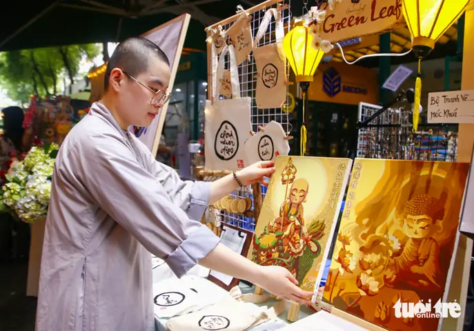 Vẽ Tranh Phật Để Giúp Người