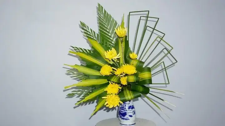 Mẫu Cắm Hoa Bàn Thờ Phật