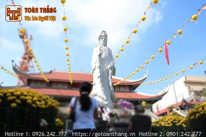 "nam Mô Quan Thế Âm Bồ Tát" Ý Nghĩa Và Cách Niệm Đúng