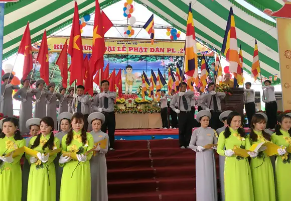 Đại Lễ Phật Đản Có Chào Cờ, Quốc Ca, Đạo Ca?