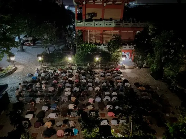 Cúi Lạy Thế Nào Cho Đúng?