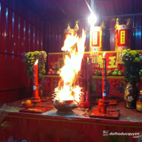 Nguyên Chất Bát Hương Bị Cháy Và Cách Xử Lý?