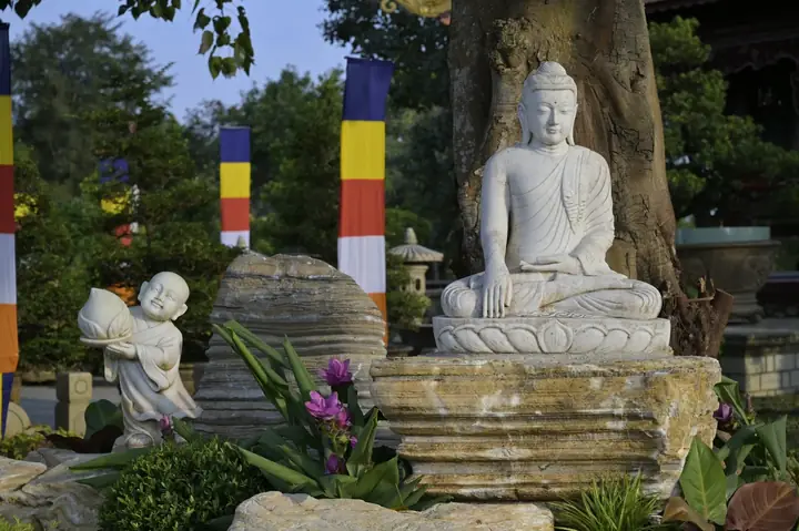 30 Thông Lệ Của Chư Phật Là Gì?