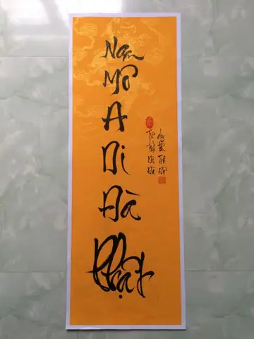 Ý Nghĩa Và Nghệ Thuật Của Chữ Thư Pháp 'nam Mô A Di Đà Phật' Trong Văn Hóa Việt Nam
