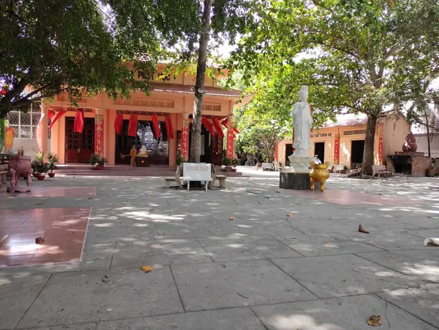 Chã¹a Pháº­t Há»c 1 Sã³c Träng