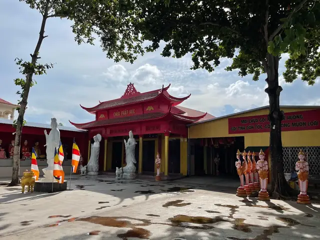 Khuã´n Viãªn Chã¹a Pháº­t Há»c 1 Sã³c Träng