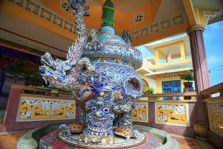 Khuôn Viên Và Các Công Trình Trong Chùa