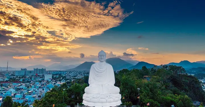 Chiêm Ngưỡng Tượng Phật Trắng Ngoài Trời 'khổng Lồ' Ở Nha Trang