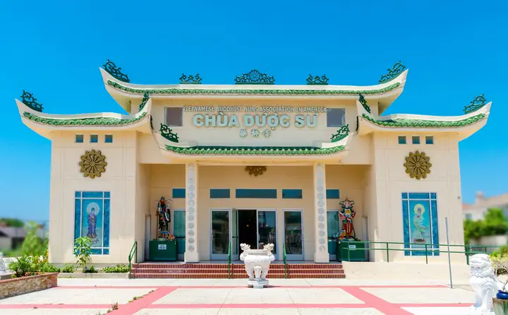 Chùa Dược Sư, Garden Grove, California, Hoa Kỳ.