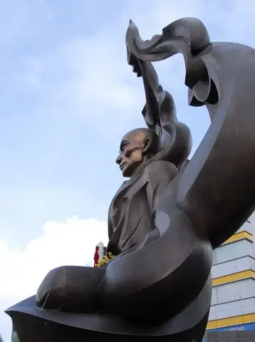 Chúa Và Phật Là Hai Anh Em