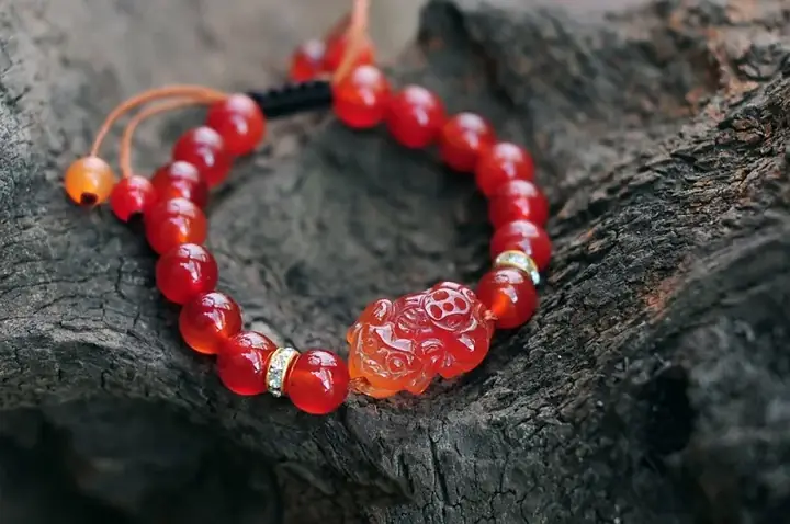 Chuỗi Phật Đeo Tay Có Bao Nhiêu Hạt: Ý Nghĩa, Cách Đếm Và Quy Tắc Phong Thủy