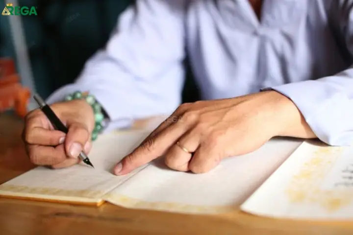 Có Được Chép Kinh Trong Phòng Ngủ Không? Quan Điểm Từ Các Chuyên Gia Tâm Linh