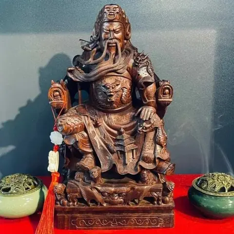 Có Nên Thờ Quan Công Chung Với Quan Âm Không? Giải Đáp A-z ...