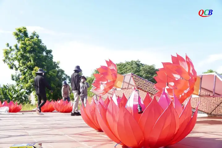 Cờ Phật Giáo Tung Bay