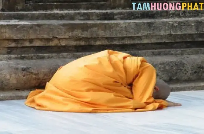 Công Đức Của Pháp Tu Lạy Phật