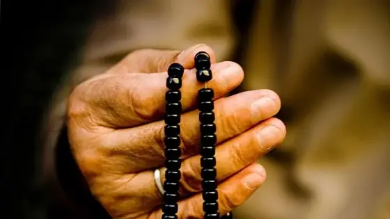 Công Đức Niệm Phật Hơn Cả Sự Bố Thí Tiền Của Gấp Trăm Ngàn Vạn Lần