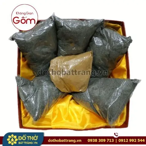 Ý Nghĩa Tro Bếp Trong Bát Hương