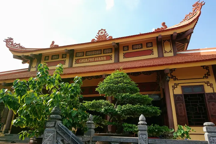 Chùa Phổ Quang - Điểm Đến Tâm Linh Ấn Tượng Với Kiến Trúc Truyền Thống Và Không Gian Thanh Tịnh Giữa Lòng Sài Thành